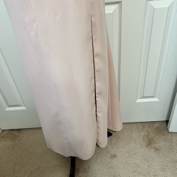 DRESSY COLLECTION VIVIAN DIAMOND V-NECK OFF SHOULDER FRONT SLIT GOWN. SIZE 4 REG - Picture 6 of 8